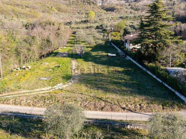 Terreno in vendita di 1342 m² in Località Pesina Montesei