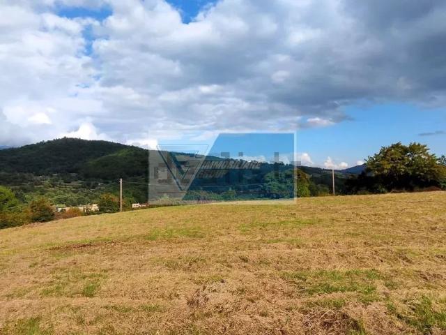 Terreno in vendita di 13514 m² in Via del Poeta
