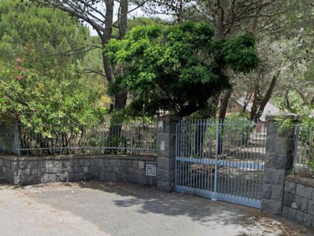 Terreno in vendita di 1357 m² in Via Vincenzo Torre, 2