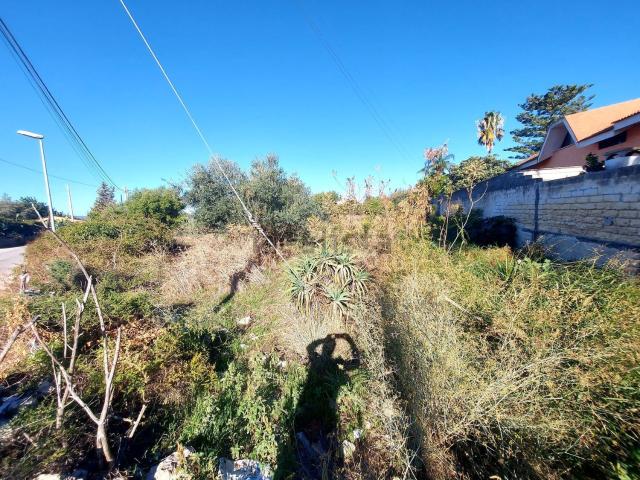 Terreno in vendita di 1357 m² in Via Serpaolo