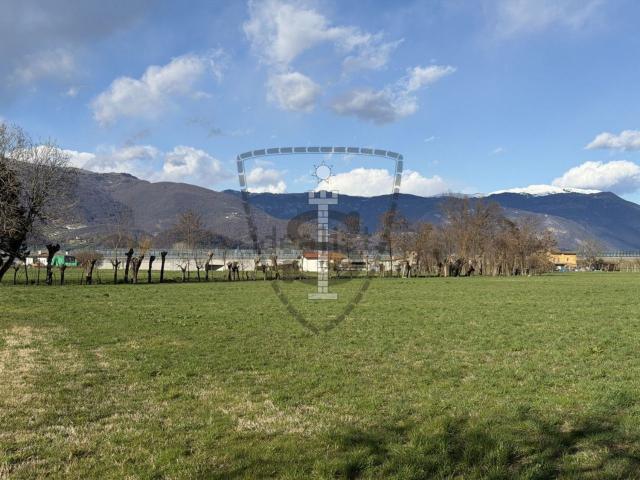 Terreno in vendita di 13540 m² in Via Cà Boina