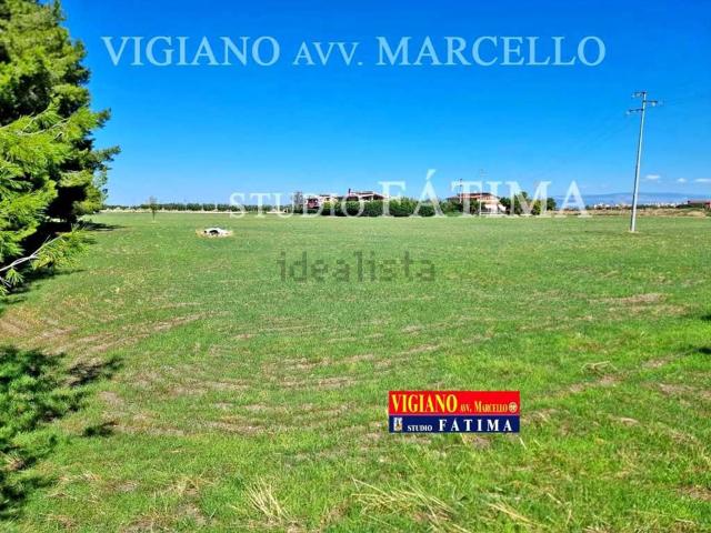 Terreno in vendita di 13600 m² in Corso Giuseppe Garibaldi
