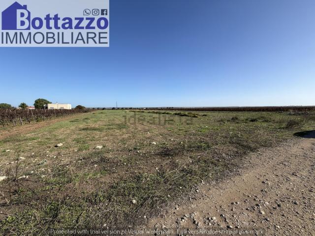 Terreno in vendita di 13626 m² in Contrada Bagnara