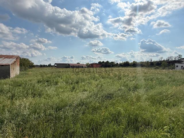 Terreno in vendita di 13723 m² in Via Custoza