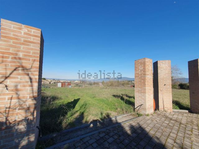 Terreno in vendita di 1380 m² in Via Campo dei Fiori