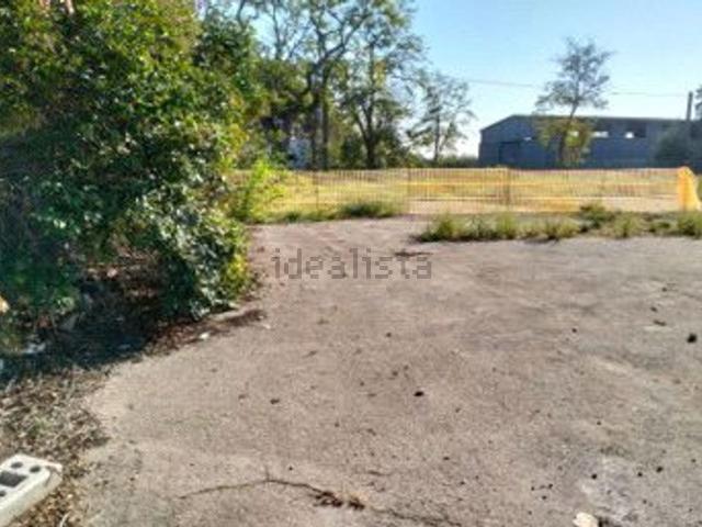 Terreno in vendita di 1398 m² in Viale degli Aviatori