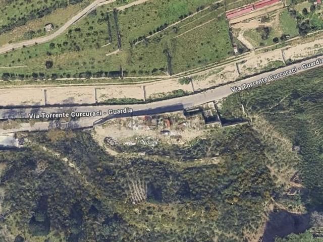 Terreno in vendita di 13000 m² in Via Fiumara Guardia