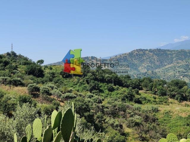 Terreno in vendita di 13000 m² in Contrada Gravina, 1