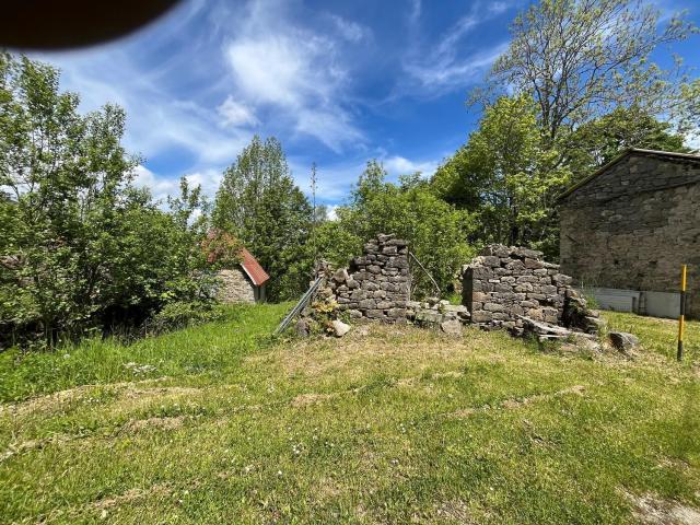 Terreno in vendita di 1300 m² in Frazione Piandelagotti