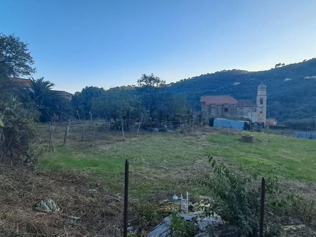 Terreno in vendita di 1300 m² in Piazza Martiri della Libertà, 1