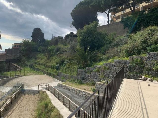 Terreno in vendita di 1300 m² in Strada Panoramica dello Stretto