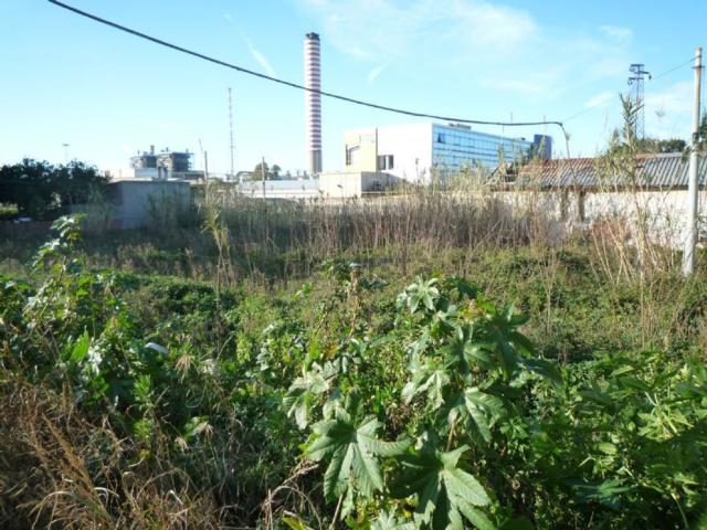 Terreno in vendita di 1300 m² in Via Nazionale