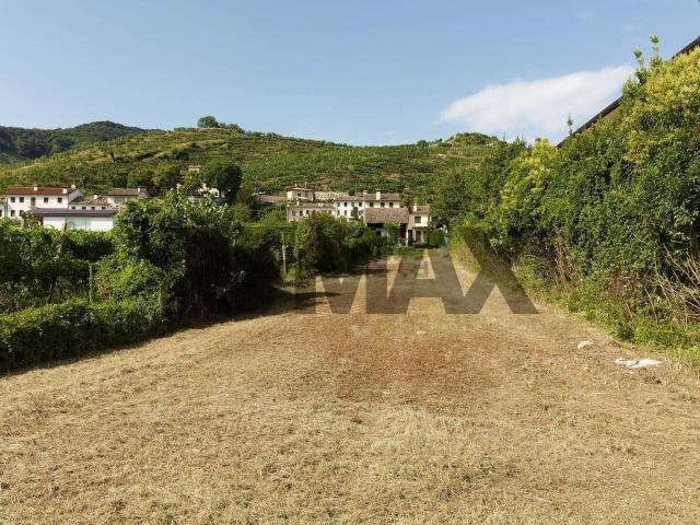 Terreno in vendita di 1302 m² in Via Raboso, 3