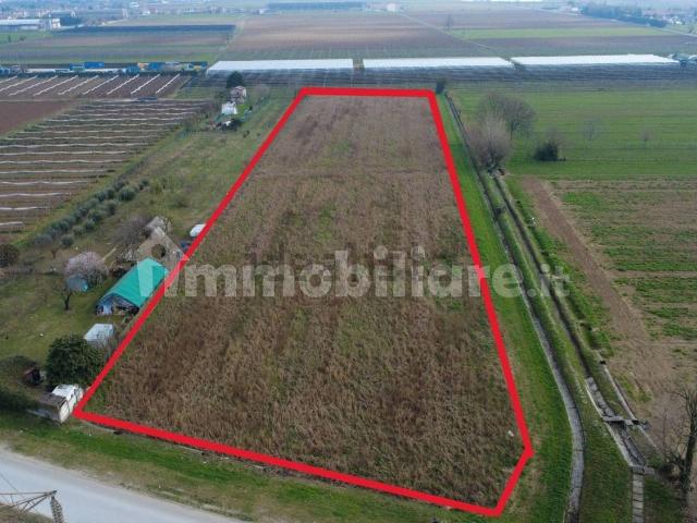 Terreno in vendita di 13060 m² in Via Zanni