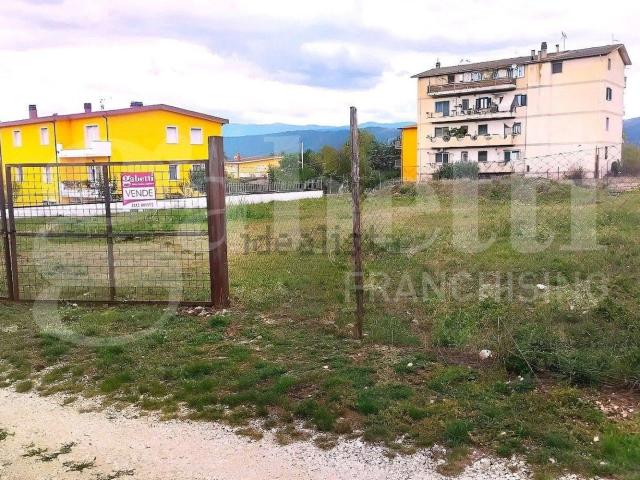 Terreno in vendita di 1310 m² in Via Edmondo de Amicis