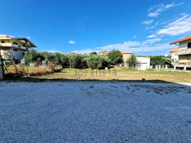 Terreno in vendita di 1332 m² in Via Maiella