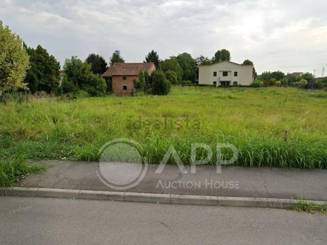 Terreno in vendita di 1451 m² in Via G. Mazzini
