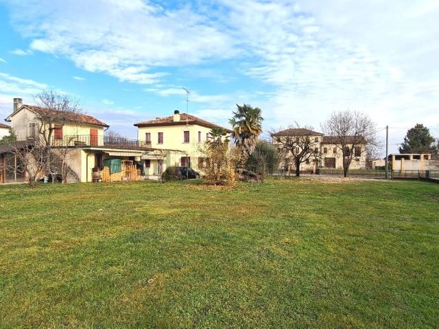 Terreno in vendita di 1480 m² in Via Ca&apos  di Villa
