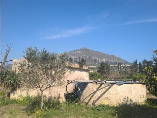 Terreno in vendita di 14880 m² in Via Emanuela