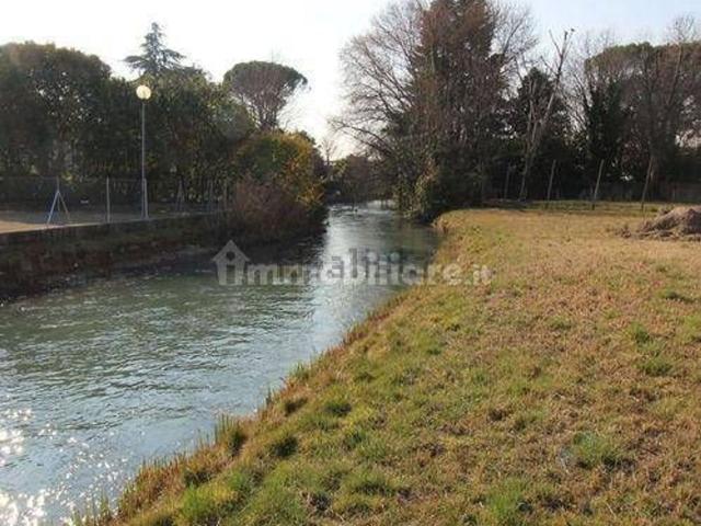 Terreno in vendita di 1497 m² in Via Fontane, 128