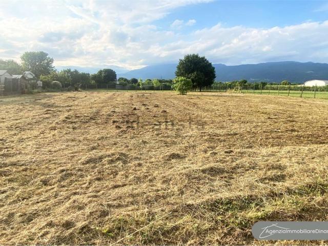 Terreno in vendita di 1400 m² in Via Brusche
