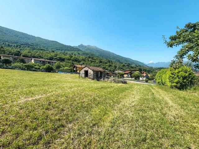 Terreno in vendita di 1400 m²