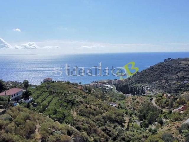 Terreno in vendita di 140 m² in Via Cornice dei Due Golfi