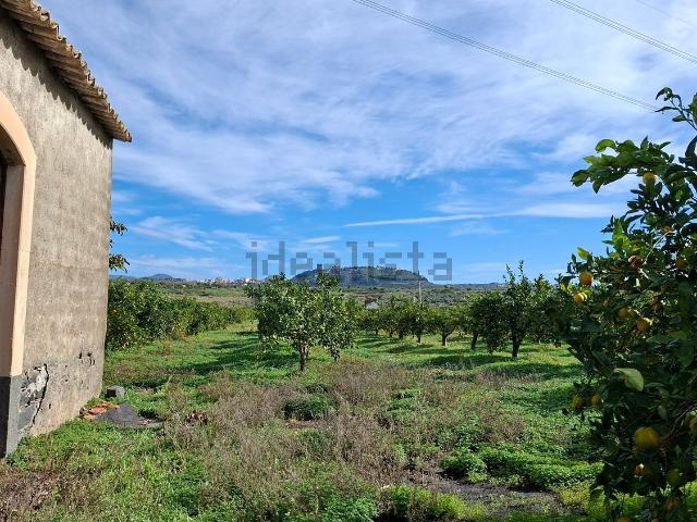 Terreno in vendita di 14200 m² in Contrada san nicolò