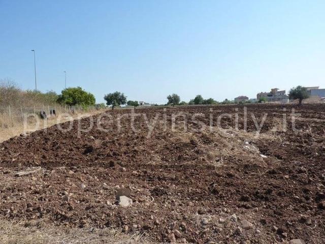 Terreno in vendita di 14331 m²