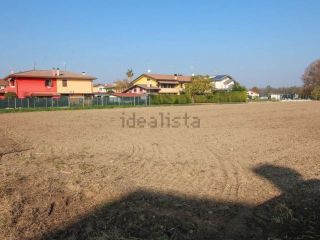 Terreno in vendita di 1553 m² in Via Carducci