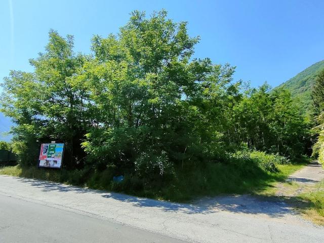 Terreno in vendita di 1550 m² in Via Pedolazzi