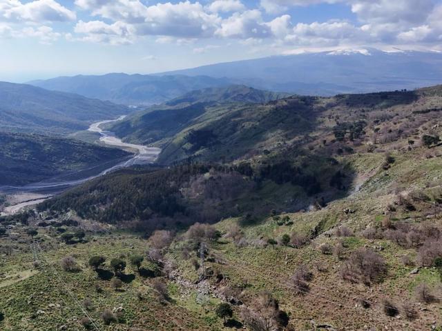 Terreno in vendita di 1500000 m² in Contrada grotte Mandrazzi