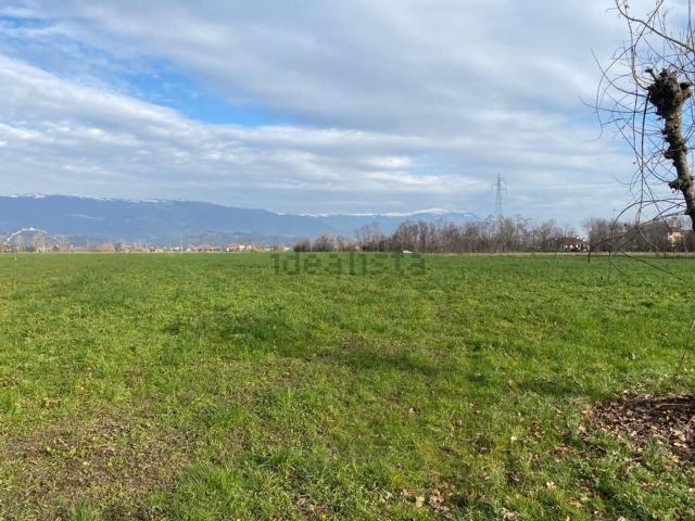 Terreno in vendita di 15000 m²