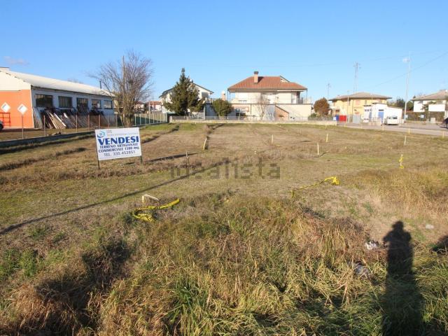 Terreno in vendita di 1500 m² in Strada Statale 309 Strada Romea