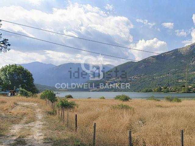 Terreno in vendita di 1500 m² in Strada Statale 83 Marsicana