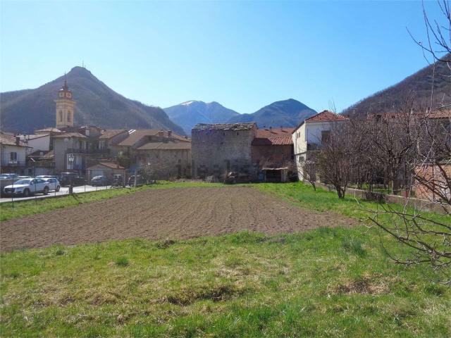 Terreno in vendita di 1500 m² in Via Armando Diaz, 59