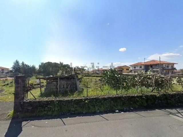 Terreno in vendita di 1500 m² in Via Dante Alighieri