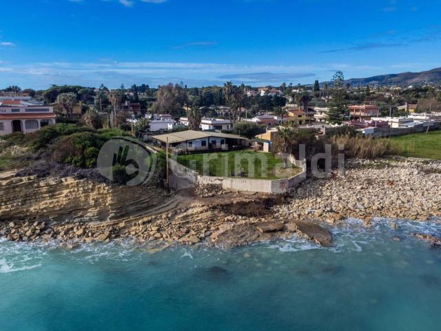 Terreno in vendita di 1500 m² in Via dei Nuri, 1
