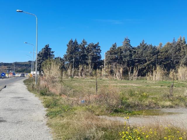 Terreno in vendita di 1500 m² in Viale Uria, 2