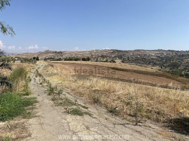 Terreno in vendita di 150 m² in Strada senza nome