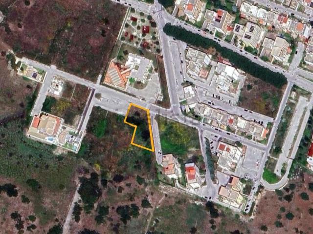 Terreno in vendita di 1510 m² in Via delle Gardenie