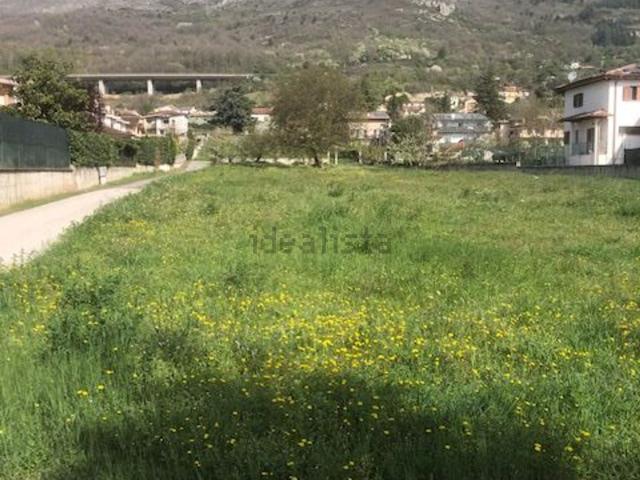 Terreno in vendita di 1517 m² in Via del Fosso