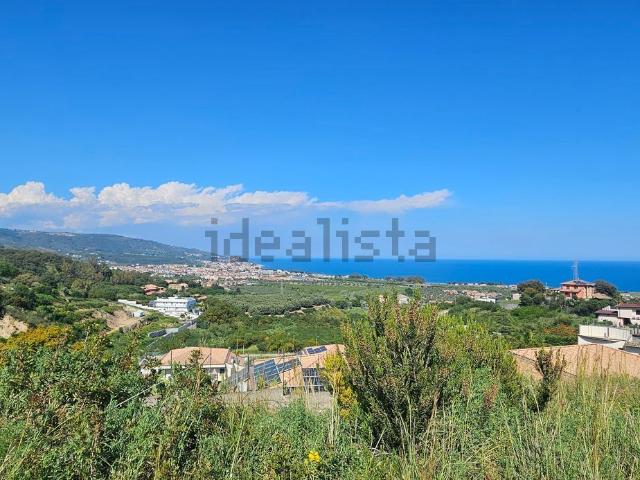 Terreno in vendita di 1515 m² in Via Marco Aurelio Cassiodoro, 42