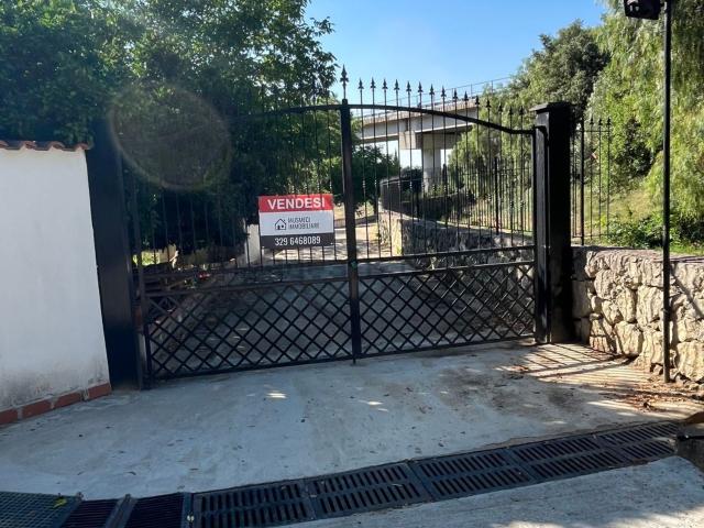 Terreno in vendita di 18000 m² in Viale Stefano Candura
