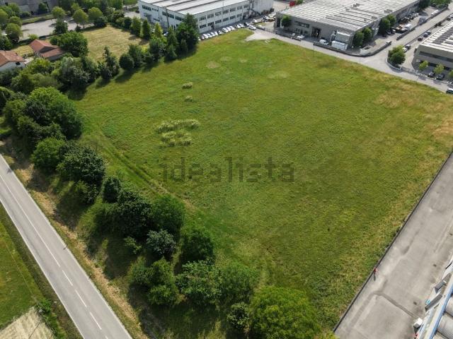 Terreno in vendita di 16500 m² in Viale Europa