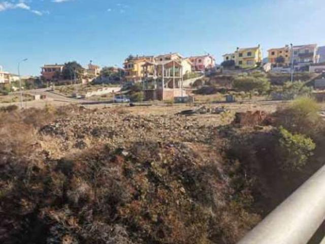 Terreno in vendita di 1652 m² in Via dei Gelsomini