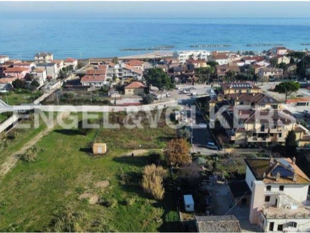 Terreno in vendita di 1670 m² in Largo Italia
