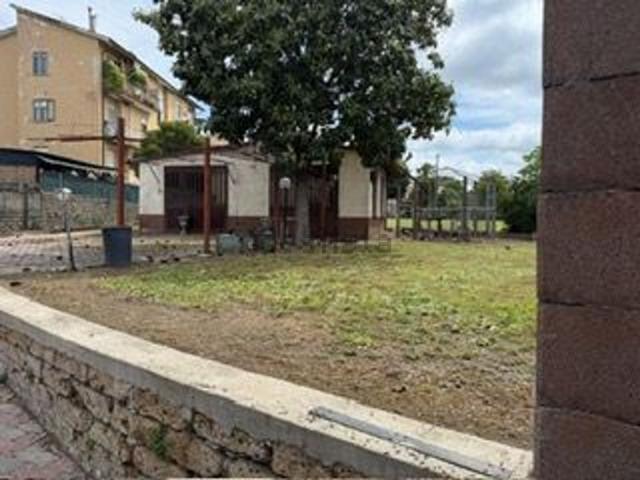 Terreno in vendita di 1680 m² in Viale Eugenio IV
