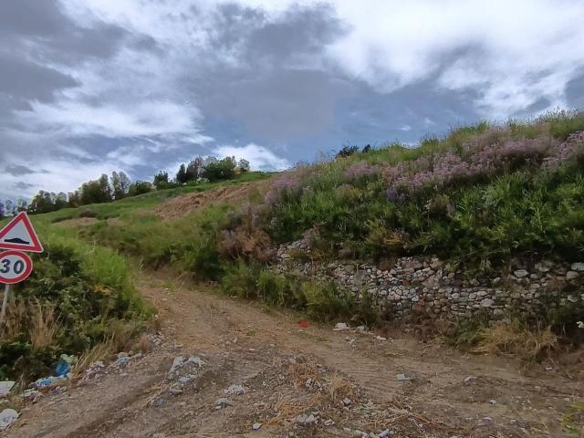 Terreno in vendita di 16000 m² in Via degli Svevi