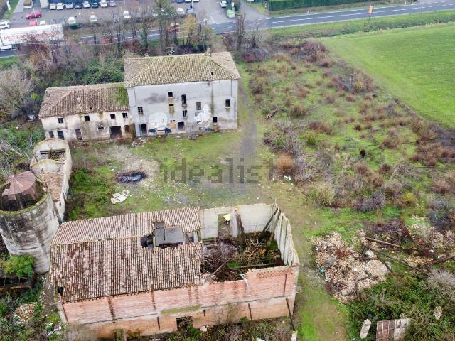 Terreno in vendita di 16000 m² in Strada Provinciale Colorno, 78